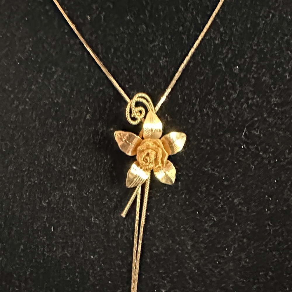 Elegant Gold Tone Flower Neck Tie  Necklace